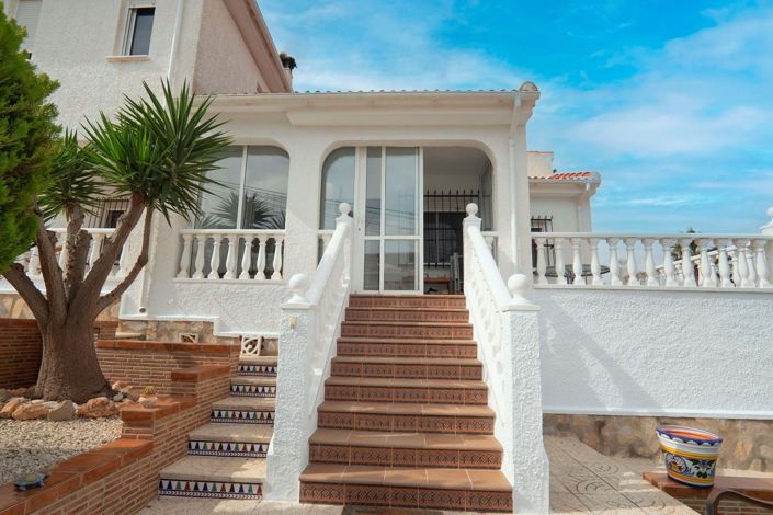 Image No.6-4 Bed Villa for sale