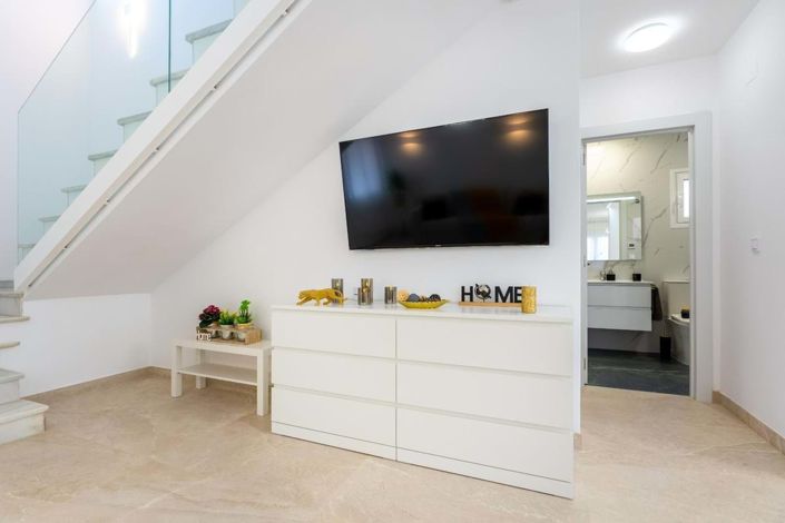 Image No.10-4 Bed Villa for sale