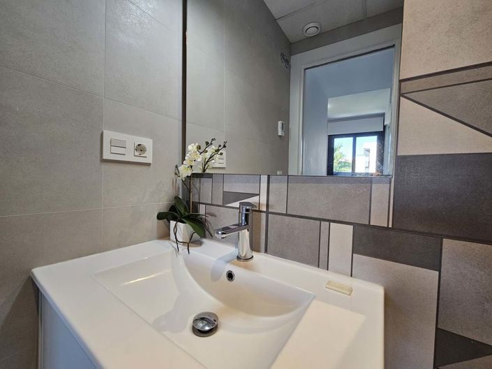 Image No.13-2 Bed Apartment for sale