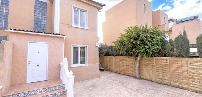 Image No.29-3 Bed Townhouse for sale