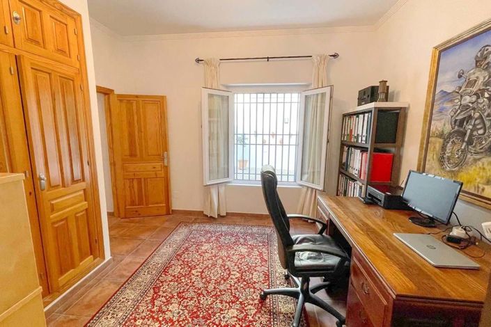 Image No.14-4 Bed Villa for sale