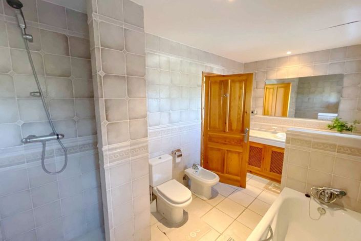 Image No.20-4 Bed Villa for sale