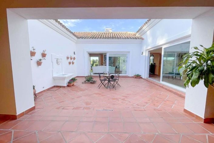 Image No.3-4 Bed Villa for sale