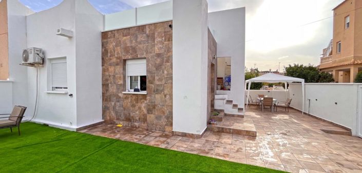 Image No.2-2 Bed Bungalow for sale