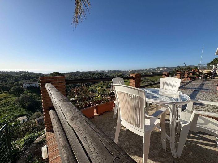 Image No.2-3 Bed Villa for sale