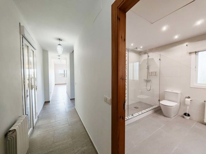 Image No.10-5 Bed Villa for sale