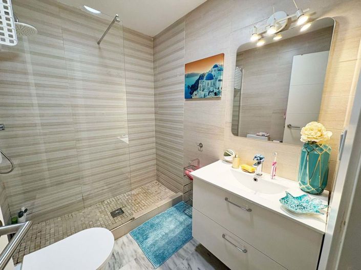 Image No.12-3 Bed Townhouse for sale