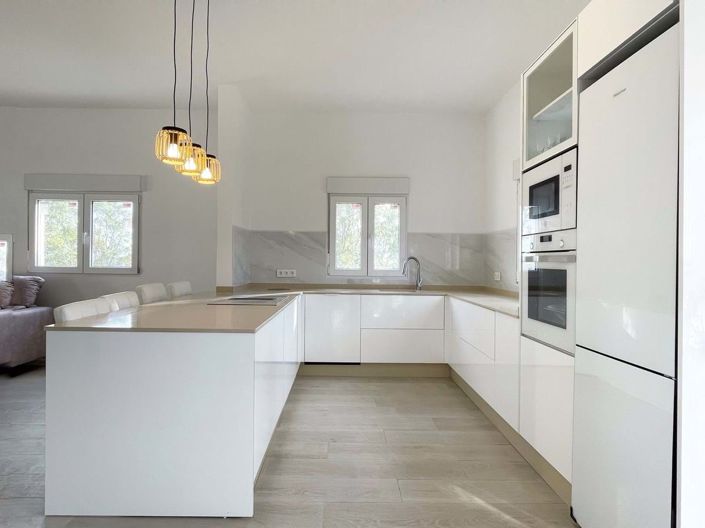 Image No.9-3 Bed Villa for sale