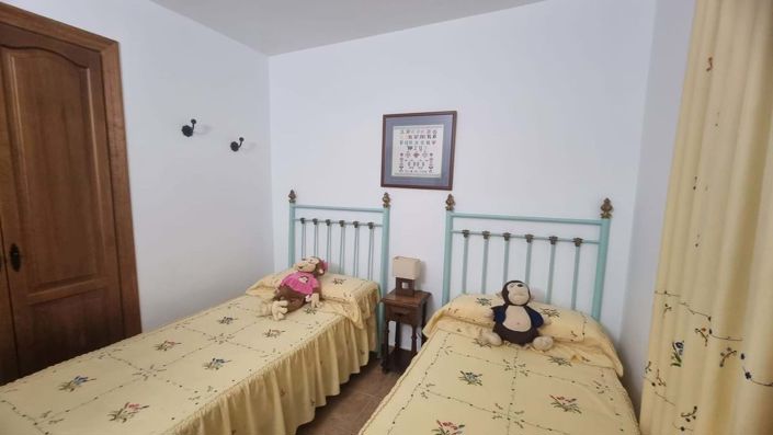 Image No.27-3 Bed Villa for sale