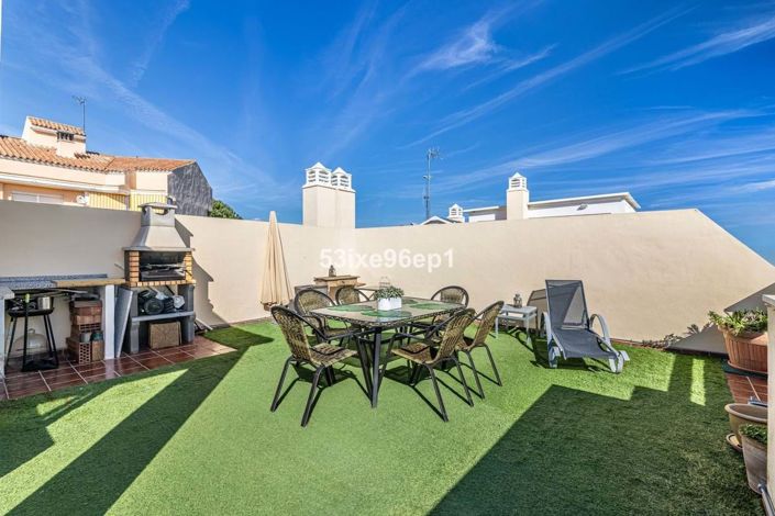 Image No.24-3 Bed Apartment for sale