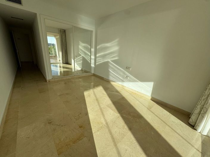 Image No.14-3 Bed Apartment for sale