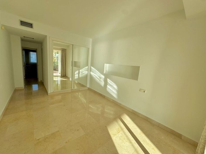 Image No.17-3 Bed Apartment for sale