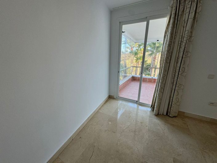 Image No.21-3 Bed Apartment for sale