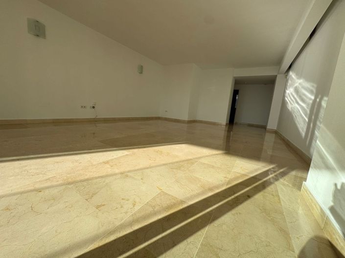 Image No.8-3 Bed Apartment for sale