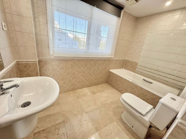 Image No.9-3 Bed Apartment for sale