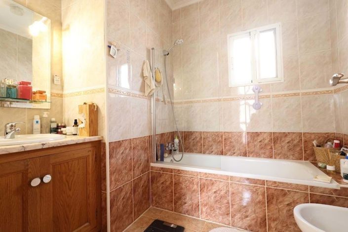 Image No.20-2 Bed Villa for sale