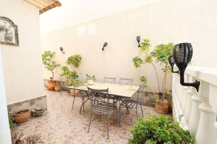 Image No.4-2 Bed Villa for sale