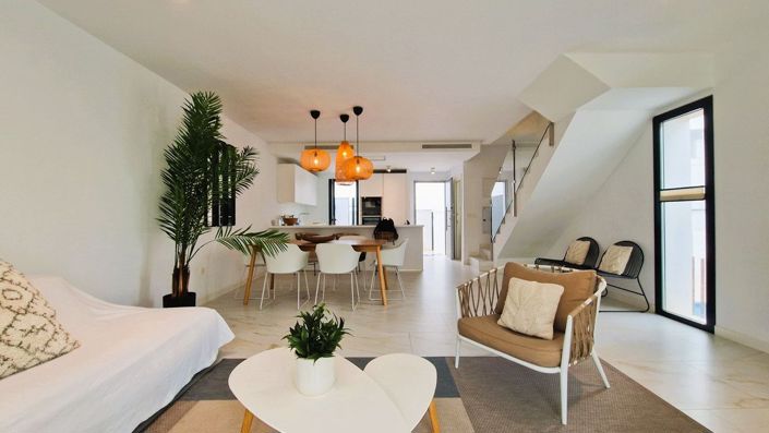 Image No.10-3 Bed Townhouse for sale