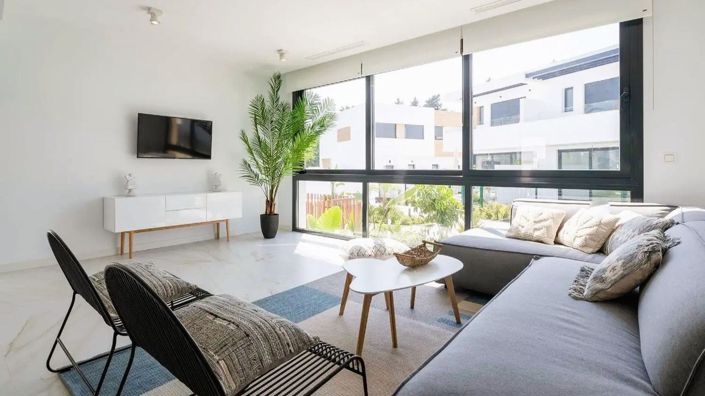 Image No.11-3 Bed Townhouse for sale