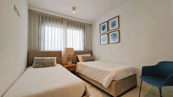 Image No.17-3 Bed Townhouse for sale