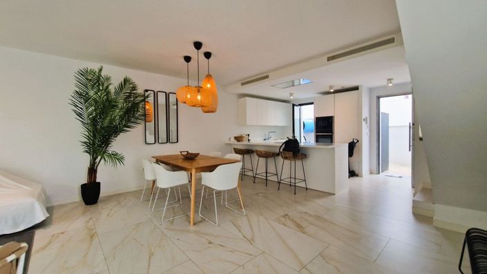 Image No.2-3 Bed Townhouse for sale