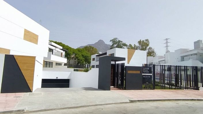 Image No.31-3 Bed Townhouse for sale