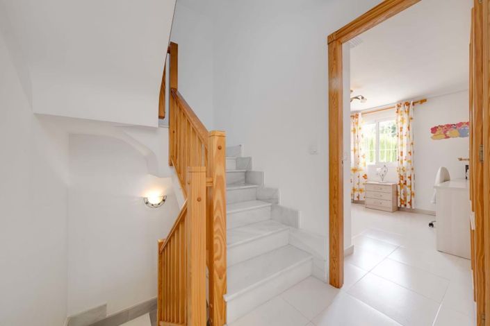 Image No.12-3 Bed Townhouse for sale