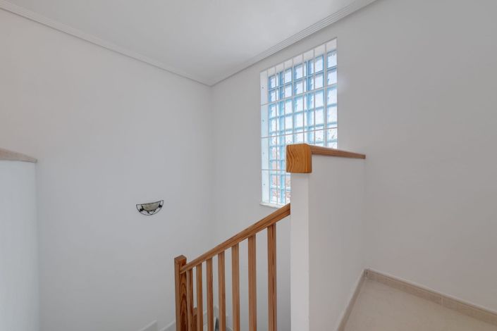 Image No.13-3 Bed Townhouse for sale