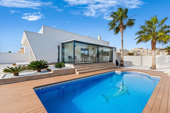 Image No.26-3 Bed Townhouse for sale