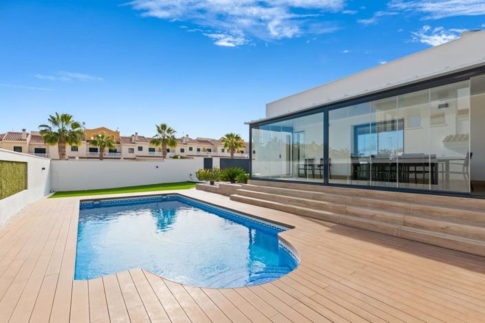 Image No.28-3 Bed Townhouse for sale