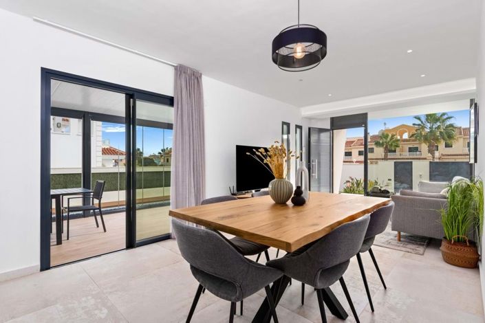 Image No.9-3 Bed Townhouse for sale