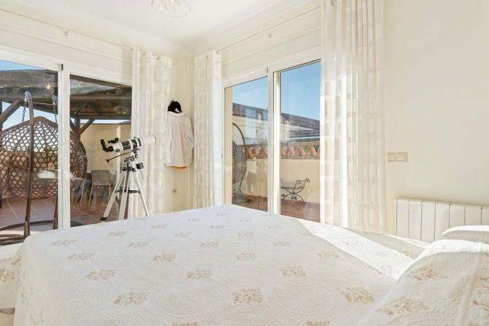 Image No.18-3 Bed Apartment for sale