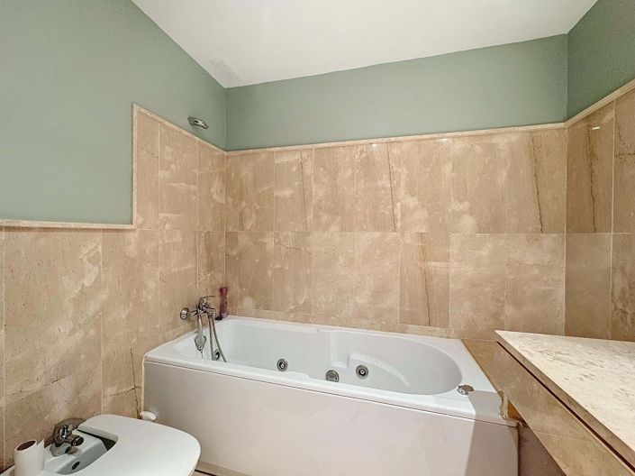 Image No.13-2 Bed Apartment for sale