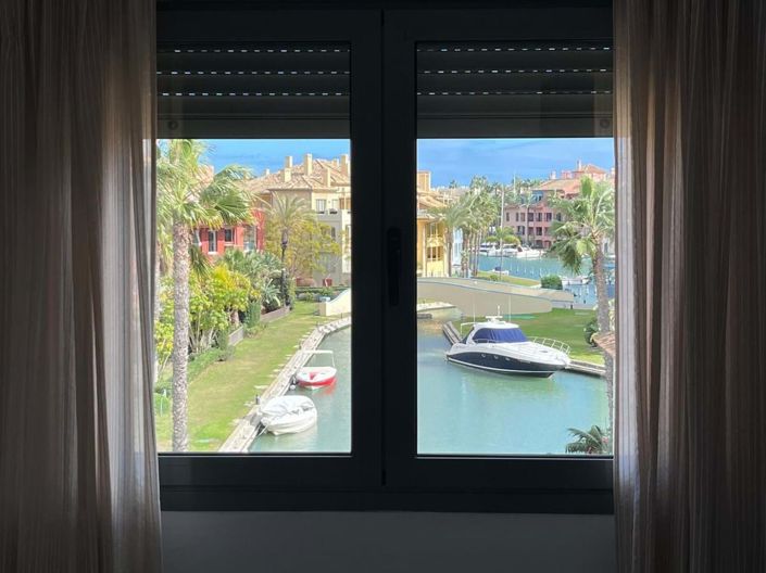 Image No.21-3 Bed Apartment for sale