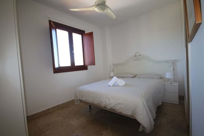 Image No.21-3 Bed Property for sale