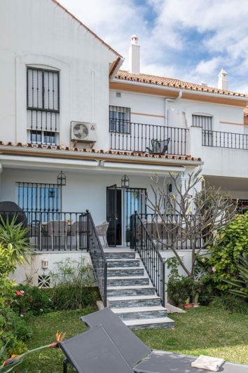 Image No.26-3 Bed Townhouse for sale