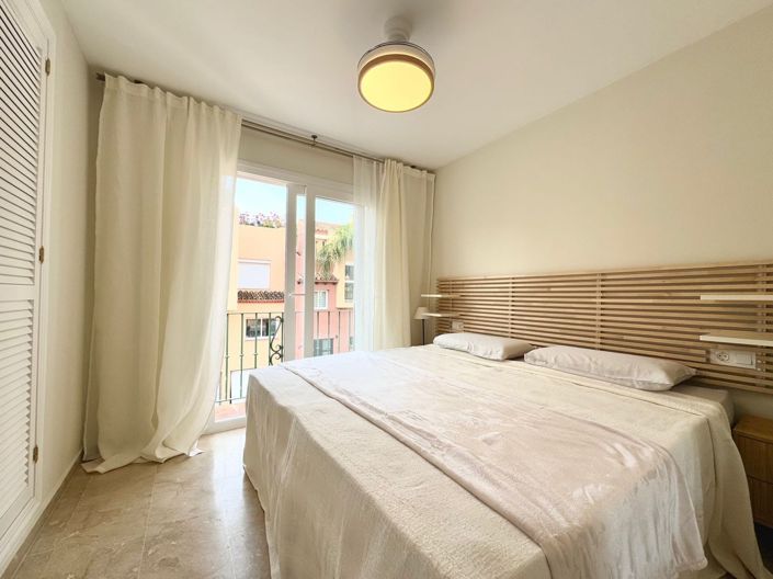 Image No.10-4 Bed Semi-Detached for sale