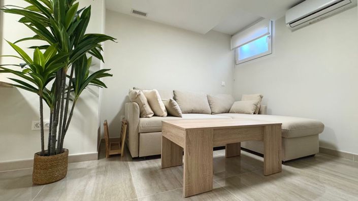 Image No.14-4 Bed Semi-Detached for sale