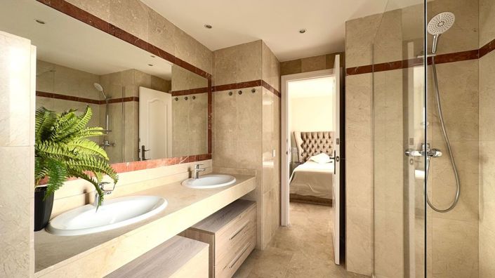 Image No.6-4 Bed Semi-Detached for sale