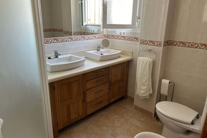 Image No.18-3 Bed Villa for sale