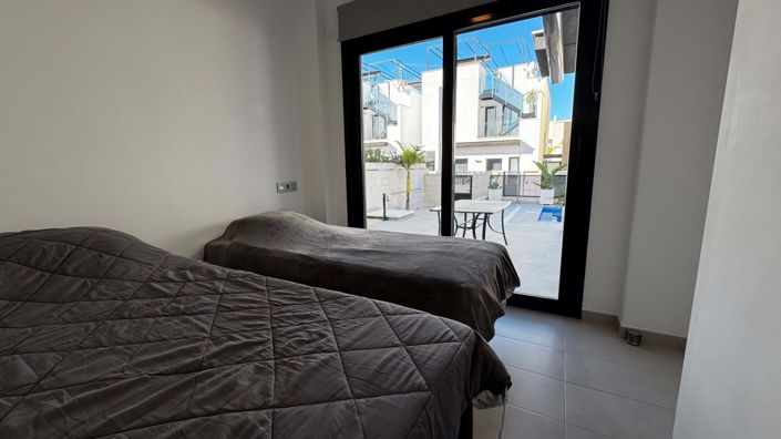 Image No.10-3 Bed Villa for sale