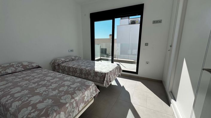 Image No.17-3 Bed Villa for sale