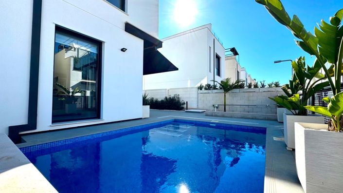 Image No.2-3 Bed Villa for sale