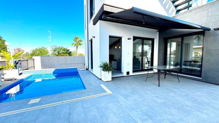 Image No.3-3 Bed Villa for sale