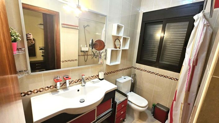 Image No.9-4 Bed Villa for sale