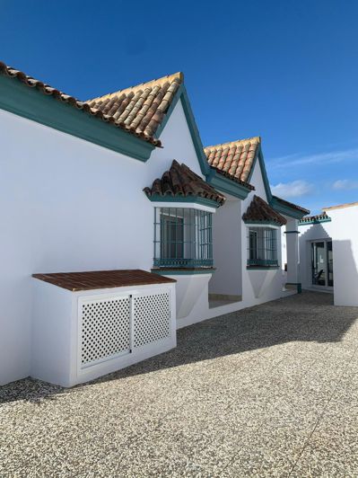 Image No.1-5 Bed Villa for sale