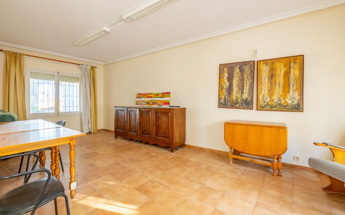 Image No.18-6 Bed Villa for sale