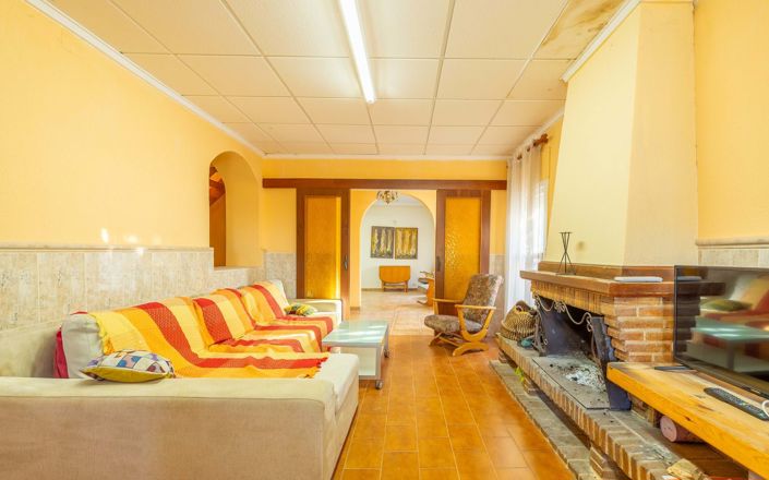 Image No.3-6 Bed Villa for sale