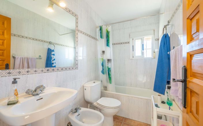 Image No.31-6 Bed Villa for sale