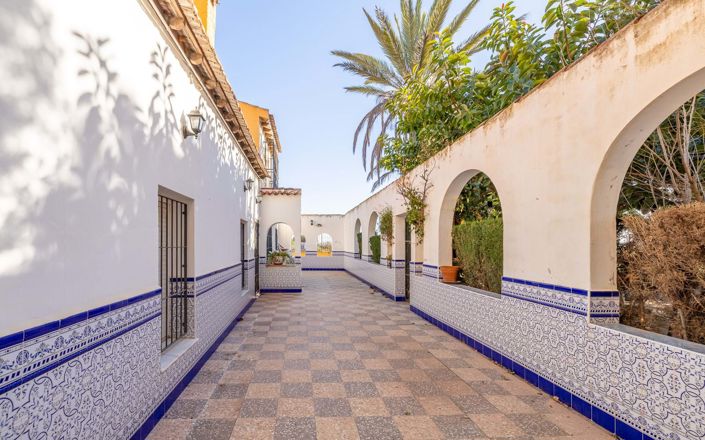 Image No.37-6 Bed Villa for sale